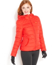 Sporty yet still totally chic, Bebe's puffer jacket also features serious warmth thanks to down fill insulation!