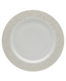 A soft, feminine look with Denby durability, these Lucille Gold dinner plates promise lasting style and modern grace. In a pattern inspired by vintage lace and designed by English stylemaker, Monsoon, shimmering gold swirls adorn creamy porcelain in this set of dinnerware. The dishes are beautiful for every day and occasion.