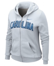 Spread the spirit and cheer on your favorite team with this NCAA North Carolina Tar Heels hoodie from Nike.