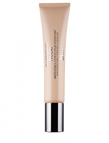 Nude skin perfecting hydrating concealer provides the ultimate coverage to hide skin imperfections and create a flawless canvas. Smooth and velvety, this intensively moisturizing concealer has unique treatment properties that also help to minimize the appearance of dark circles and puffiness. 0.33 oz. 