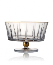 Handcrafted in premium Rogaska crystal, the footed Elmsford bowl shines with the luxe sophistication of Trump Home. Delicate cuts and touches of gold add elegant flair to formal interiors.