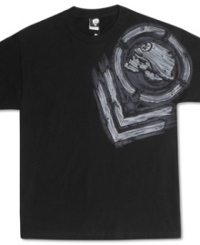 Push the limits of style. This tee from Metal Mulisha will a fearsome favorite.