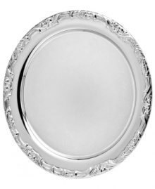 Engraved with a scrolling floral motif, this traditional Godinger tray takes center stage at elegant dining occasions. With a defined rim and sculpted edge, it all adds up to one brilliant serving piece.