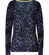 Work a wild edge into your knitwear wardrobe with Juicy Coutures tiger print wool-cashmere pullover - V-neckline, long sleeves, fine ribbed trim - Relaxed fit - Wear with favorite skinnies, mini-skirts or leggings