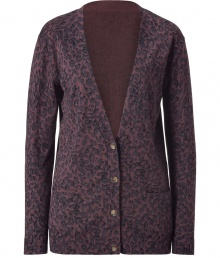 Stylish cardigan in fine, dark red cotton - New, long, slim silhouette, feminine and flattering - With a fashionable leopard print - Deep V-neck, button placket and body-accentuating waist - Two pockets - A favorite piece for everyday and for many occasions - Pairs with the new, wide trousers, jeans or for a classic look, with pencil skirts