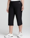 Slimming Nike capris feature Dri-FIT technology to wick away moisture for the most effective and comfortable workout.