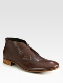 Refined classic made in smooth italian calfskin leather.Leather liningLeather soleMade in Italy