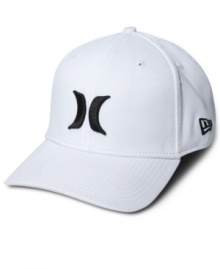 Top off your casual look with style with this logo hat from Hurley.