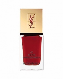 Indulge the impulse to color your nails. Flaunt color with pride. La Laque Couture is composed of a kaleidoscope of iconic shades, inspired by YSL creations and artistic legacies. Now available in 2 limited edition shades: No. 31 Khaky Arty and No.32 Rougge Expressionniste to complement the Contemporary Amazon look.