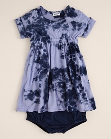 An explosion of contrast tie dye prints lends the Bomb dress a fun, carefree 60s look.