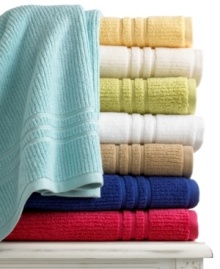 Ringspun cotton lends a luxuriously soft hand to this Quick Dry hand towel from Martha Stewart Collection, featuring a special design that leads to faster evaporation of water so towels are always soft and dry when you need them. Choose from a rainbow of different hues.