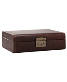 Keep your watches organized and dust free with Fossil's Dillon 10 piece watch box.  This rich leather box is the perfect vintage-inspired place to store and carry your favorite timepieces.