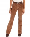 Channel vintage-chic style with Levi's classic corduroy petite pants.