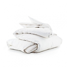 Sleep well with this comforter, made from materials that can be easily cleaned. The pinnacle of comfort, this medium weight cover is perfect for all seasons.