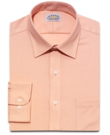 With a punch of fresh apricot, this Eagle dress shirt takes no prisoners in your work wardrobe.