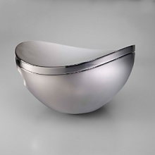 Designed by Neil Cohen, the sweeping piece features a flowing, organic rim with smoothly upswept sides and scooped handles for a look that is ready to take wing. The Butterfly casserole dish is gleaming and gorgeous, the piece comes in three sizes for a lifetime of usefulness and appreciation.