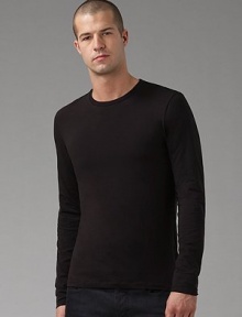 A casual crewneck with a savvy sense in stretch cotton. Long sleeves Machine wash Imported