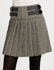 Featuring a classic herringbone pattern, a fully lined kilt with timeless style.Buckle details at waistFully linedAbout 20 longWool/polyester/viscoseDry cleanImportedSIZE & FIT Model shown is 5'10½ (179cm) wearing a US size 4.This style runs true to size. We recommend ordering your usual size for a standard fit. 