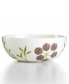 A thoroughly modern beauty, the Garden Glimmer vegetable bowl from Martha Stewart Collection balances smart and striking design with a stylized botanical pattern in ultra-sturdy porcelain.