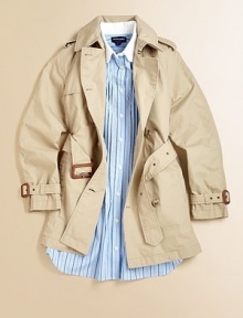 This classic woven cotton trench coat features stylishly authentic details like a storm flap