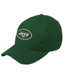 Top of your game-day gear with the added team spirit of this adjustable New York Jets logo hat from Reebok.