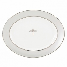 Kate Spade and Lenox join together to bring ease, elegance and understated wit to the table. June Lane is a graceful pattern adorned with a centered dragonfly design, complimented by an elegant accent plate depicting the wings of a dragonfly. Dishwasher safe. Pictured in rear.