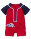 An adorable baby gift or addition to his budding wardrobe, this playful and easy-to-wear romper features a whimsical applique that's sure to win a grin.