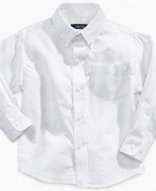 The basic look he needs to boost his formal style, this oxford shirt from Izod perfectly fills out his closet.