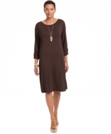 Rendered from a fabric blend with the right amount of stretch, this easy dress from J Jones New York feels as good as it looks. Try it with sandals and statement jewelry for day-to-night style!