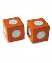 Spot on. Jonathan Adler's Mod Dot salt and pepper shakers provide a flavorful boost with a bold orange and white palette. Gold trim adds an opulent touch.