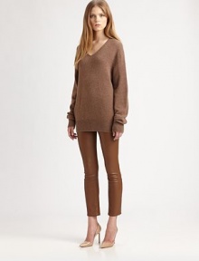 Luxurious, ultra-soft cashmere, knit in a cozy, oversized silhouette.V necklineLong sleevesRib-knit cuffs and hemCashmereDry cleanMade in USA of Italian fabricModel shown is 5'10 (177cm) wearing US size Small. 