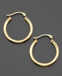 Polished hoop earrings crafted in 14k gold are the perfect addition to your everyday look. Approximate diameter: 1/2 inches.