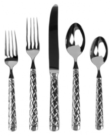 Lauren Ralph Lauren elevates the look and feel of any meal with the Cordoba place setting. Woven flatware in polished stainless steel tailors casual and formal tables with timeless sophistication. Pair with the Cordoba hostess set.