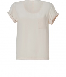 An everyday basic packed with wearing possibilities, Rag & Bones short sleeve pocket tee is a must for laid-back looks - Scoop neckline, cuffed short sleeves, chest pocket, slit sides, longer back - Loosely fitted - Wear with skinnies, flats and statement chunky jewelry