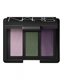 A modern and magnificent palette of high-impact, richly saturated hues for highlighting, shading and lining the eye.From left to right:Lavender, Matte Forest Green, Iridescent Amethyst