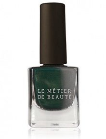 For Le Métier de Beauté, summer nails are all about reflecting personal style. Go bold, go sweet, go bright, you can't go wrong! Made in USA.