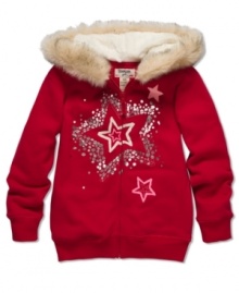 Make her the star of her own style with this cuddly hoodie from Osh Kosh.