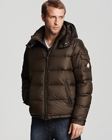 On the slopes or on the street, the Chevalier parka is a handsome, compact jacket with a quilted shell and removable hood.