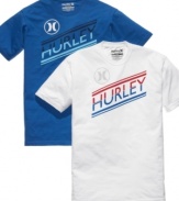 Follow the lines to a cool, casual look with this graphic T shirt from Hurley.