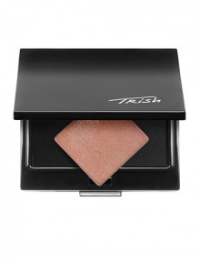 This lustrous, luxuriously creamy, pigment-rich shadow combines pure luminosity with a velvety soft application for the smoothest highlighting, contouring and lining for a brilliant, non-fading finish.