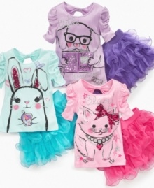 Show some personality! She'll glitter like the starlet she is in this adorable shirt and tutu set from Beautees.