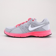 This womens cross training shoe with mesh/synthetic uppers and Nike Air to add for comfort is a great addition to the collection; especially the neon color pop on the midsole.