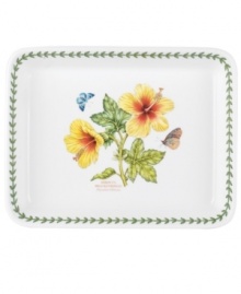 An exotic take on the much-loved Botanic Garden pattern, this lasagna dish blooms with fresh and fiery hibiscus plucked from the Hawaiian islands. Portmeirion's trademark triple-leaf border puts the finishing touch on this new dinnerware classic.