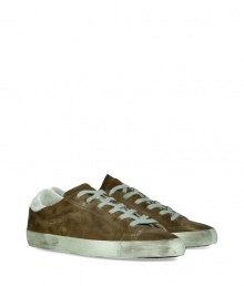 Luxe with a retro edge, these sneakers from Golden Goose will kick your style into high gear - Round toe, lace-up style, perforated side star detail, contrasting rubber sole - Pair with jeans or cargo pants, a tee, and a leather jacket