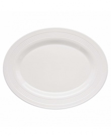 A four-ring pattern gives this versatile oval platter a modern, geometric aesthetic that's easy to coordinate with any number of table settings. From Lenox's collection of dinnerware and dishes. Qualifies for Rebate