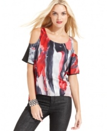 Make an impression in this DKNY Jeans top, featuring a bold, abstract painterly print.