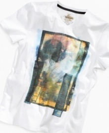 Gauzy style. This graphic v-neck tee from Epic Threads gives him a style so cool it's timeless.