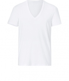 With a cool cut in soft cotton, Closeds V-neck tee is a modern take on this must-have essential style - V-neckline, short sleeves - Slim fit - Wear with a pullover, jeans and lace-ups