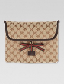 Nylon changing pad with grosgrain ribbon closure and trim, embossed with Gucci teddy bear and logo leather tab.18.5W X 26HNylonSpot cleanMade in Italy