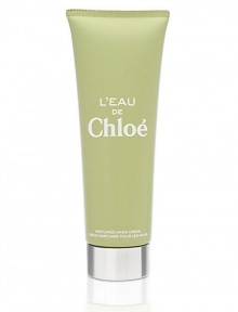 L'Eau de Chloé hand cream is new and exclusive to the Chloé beauty house. The fresh hand cream opens with grapefruit, cedrat and sweet peach blending easily with an original natural rose water, ending with warm notes of cedarwood, patchouli essence and amber for an easy to wear scent. 2.5 oz.